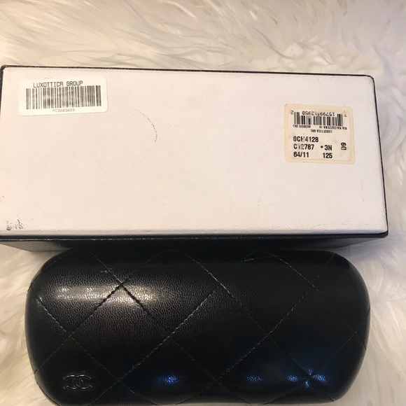 CHANEL tortoise shell gold chain sunglasses - Picture 9 of 10